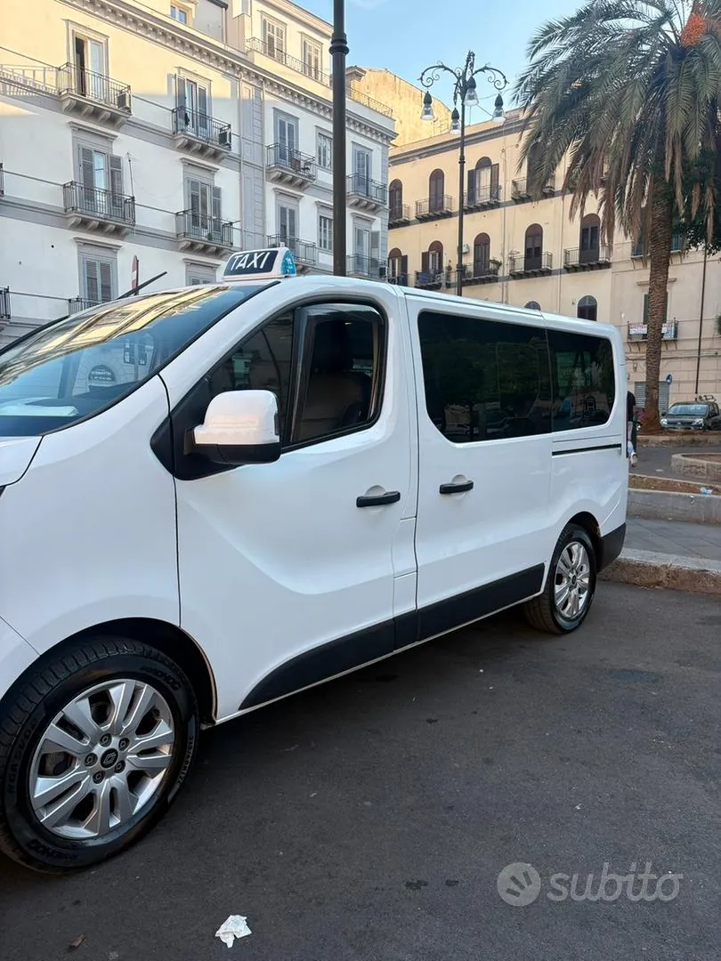 Renault Trafic 2024 photo 2