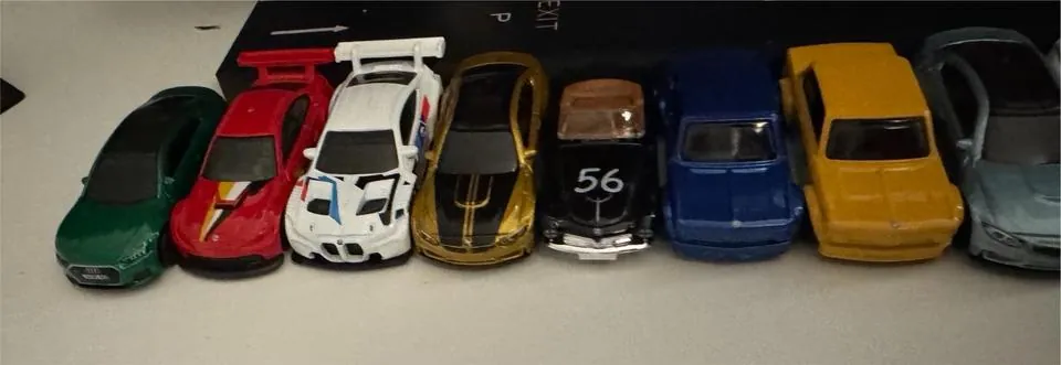 Hot Wheels Autos