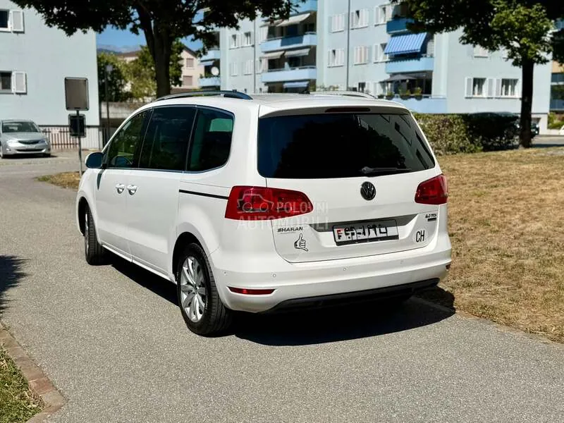 Volkswagen Sharan 2012 photo 2
