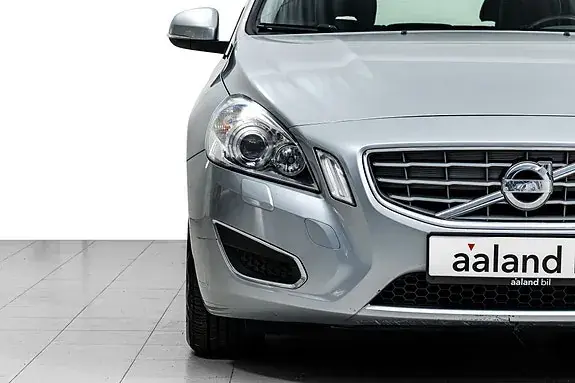 Volvo V60 2012 photo 4