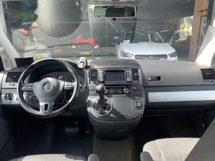 Volkswagen Multivan 2011 photo 3