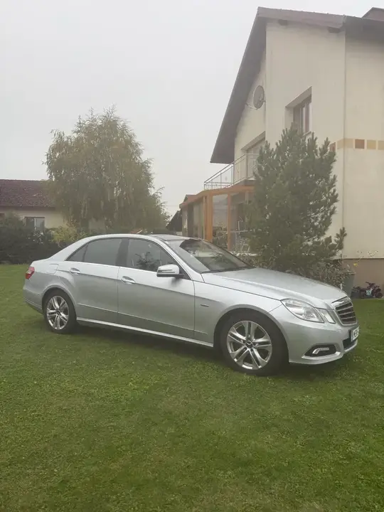 Mercedes-Benz E-Class 2009 photo 3