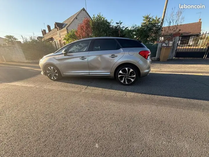 Citroen Ds5 2012 photo 2