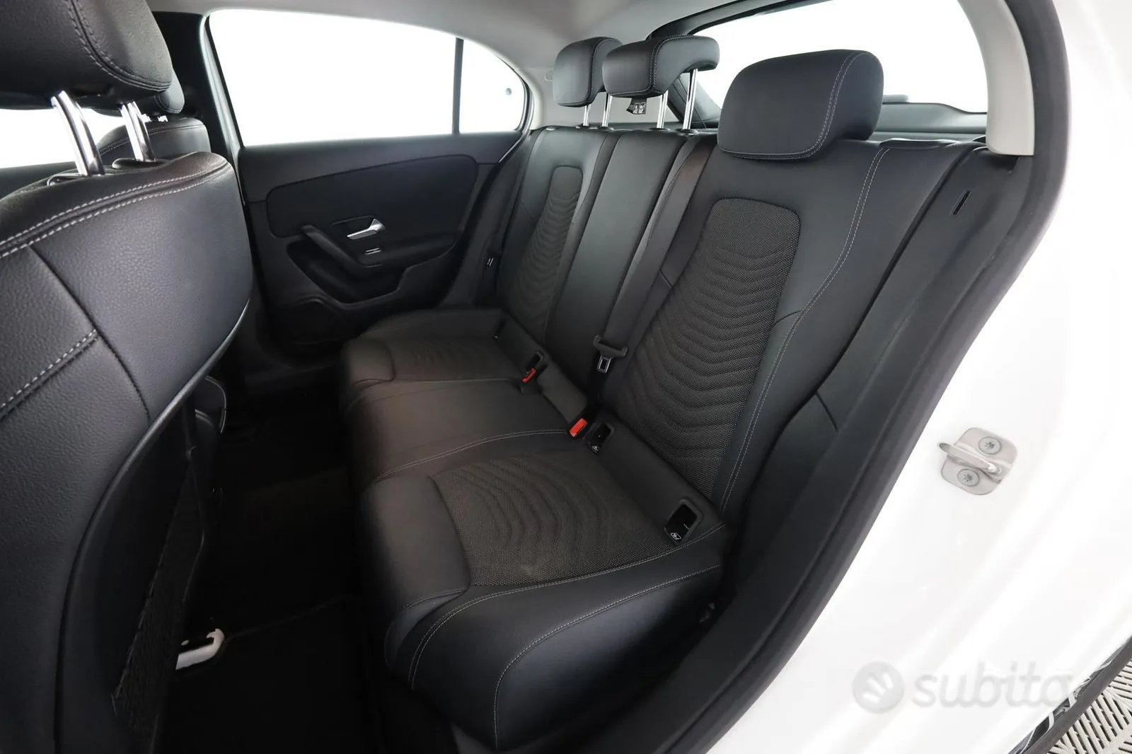 Mercedes-Benz A 180 2024 photo 3