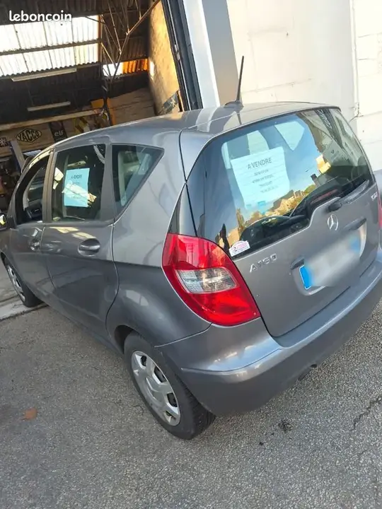 Mercedes-Benz A-Class 2010 photo 2