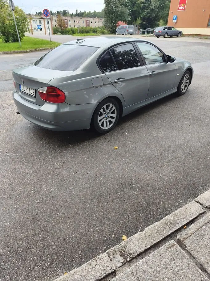 BMW 318 2006 photo 3