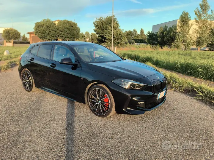 BMW 1 Series 2023 photo 2