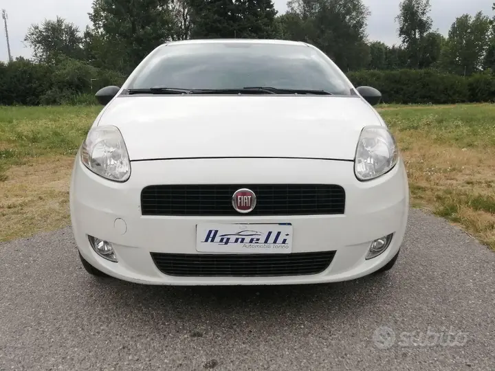 Fiat Grande Punto 2013 photo 4