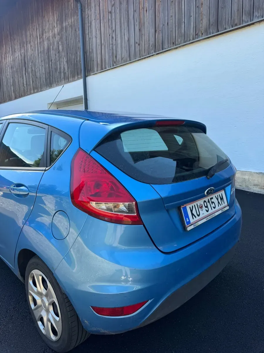 Ford Fiesta 2011 photo 3