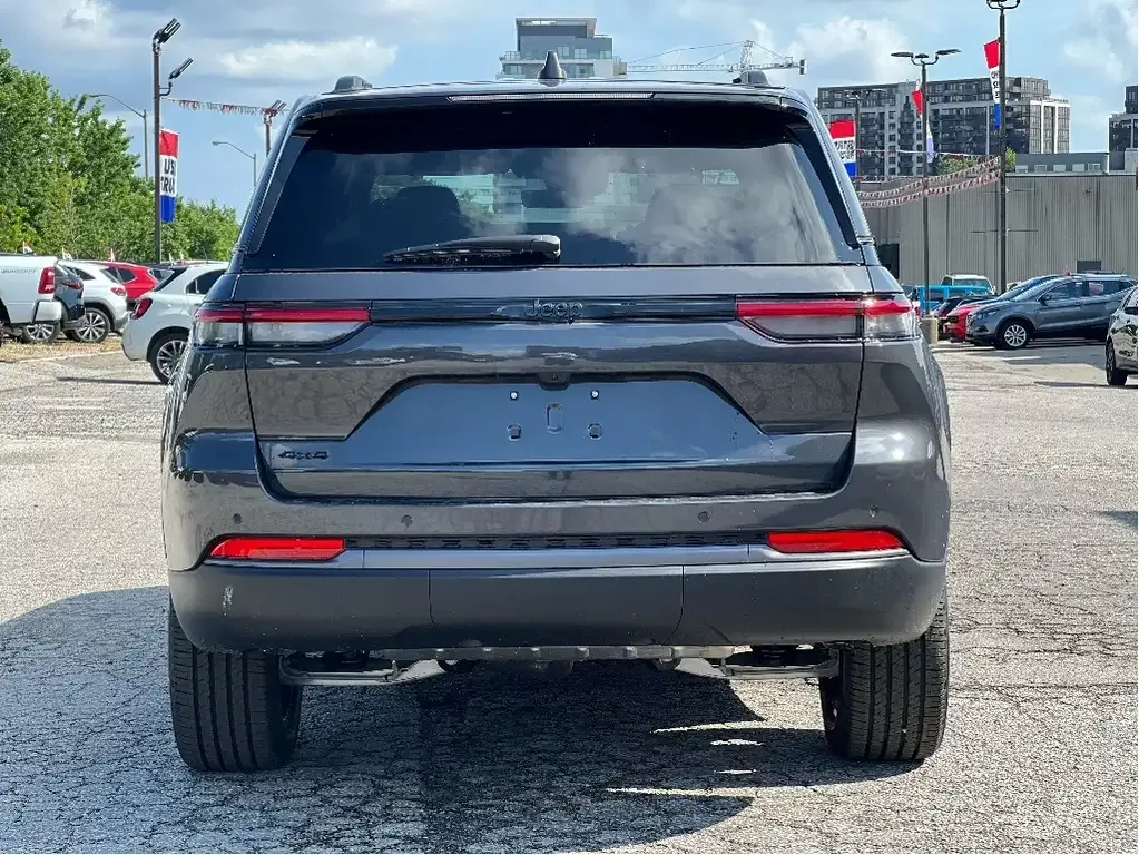 Jeep Grand Cherokee 2026 photo 5