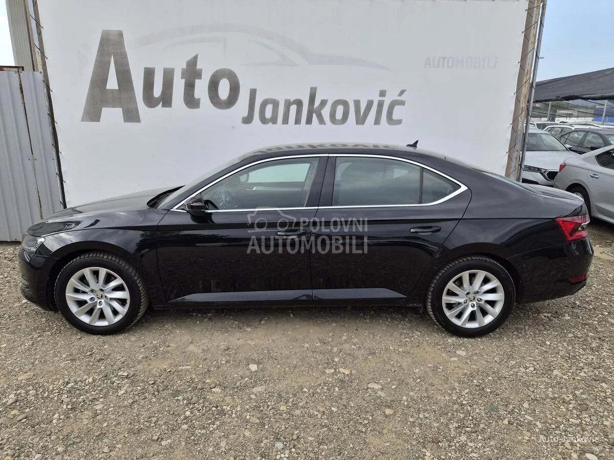 Skoda Superb 2023 photo 2