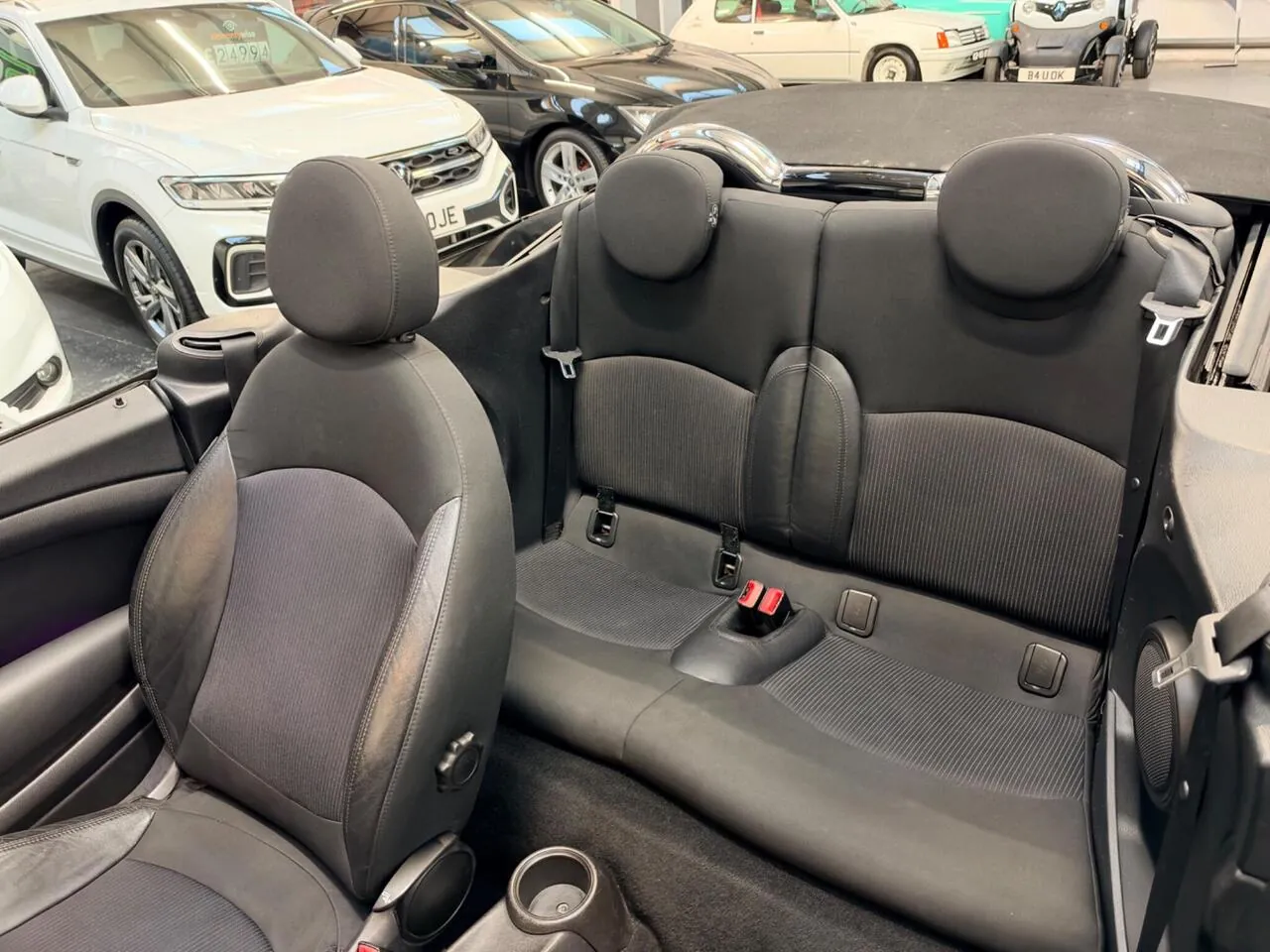 Mini Convertible 2011 photo 5