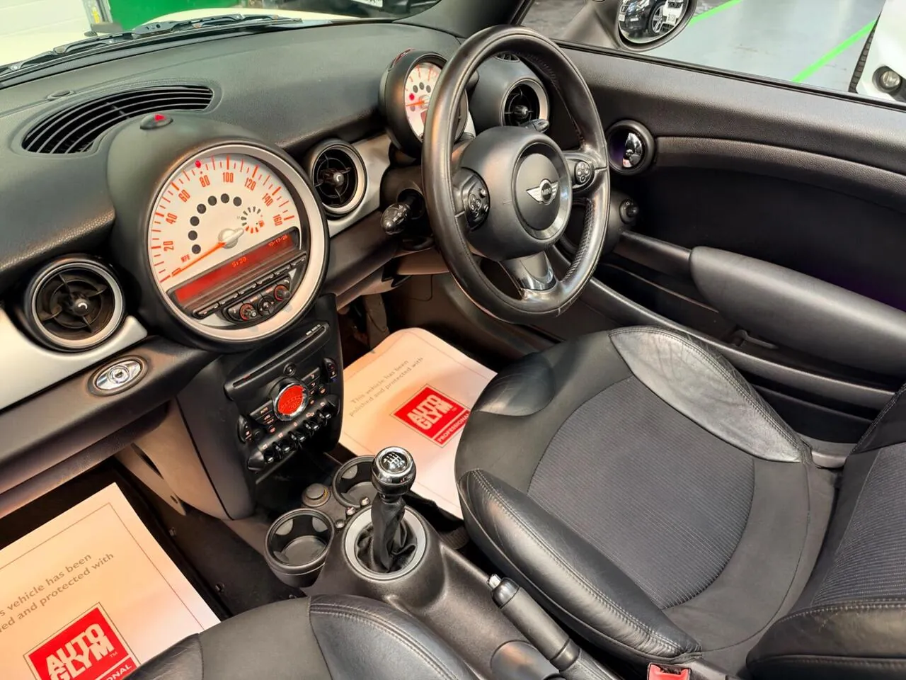 Mini Convertible 2011 photo 3