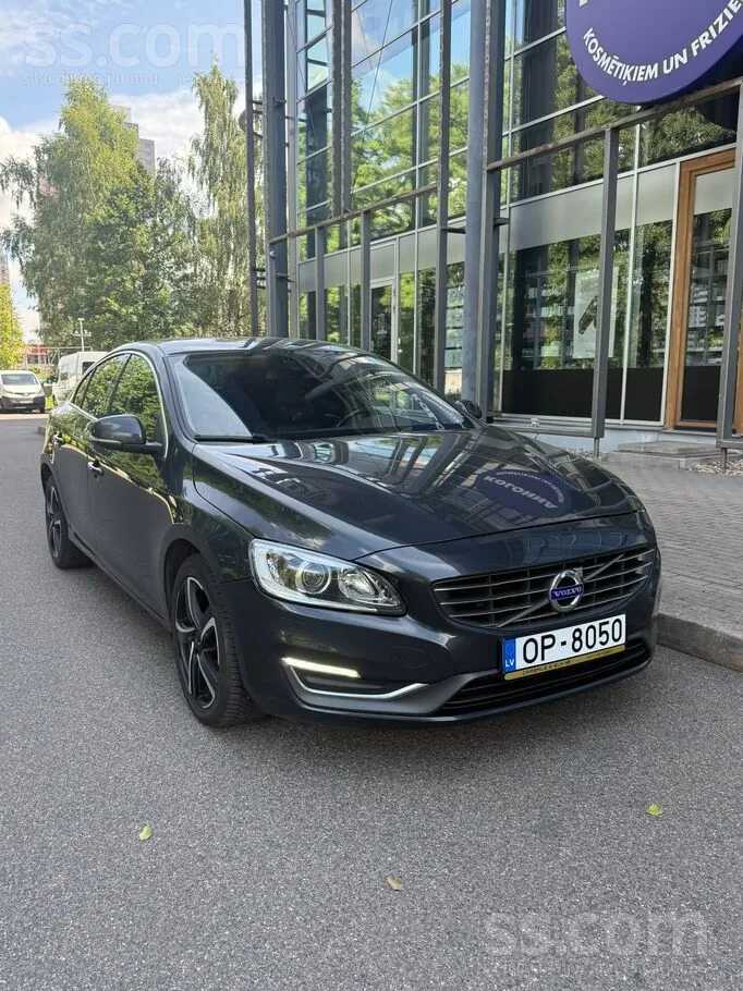 Volvo S60 2014 photo 2