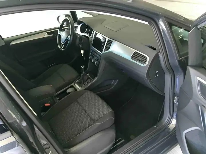 Volkswagen Golf 2018 photo 3
