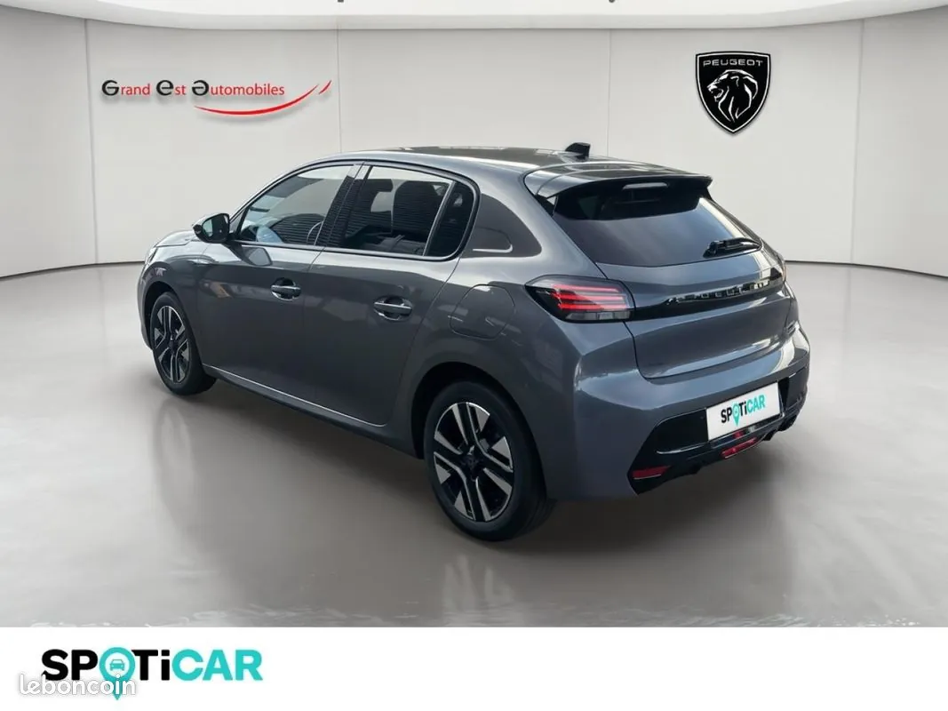 Peugeot 208 2024 photo 3