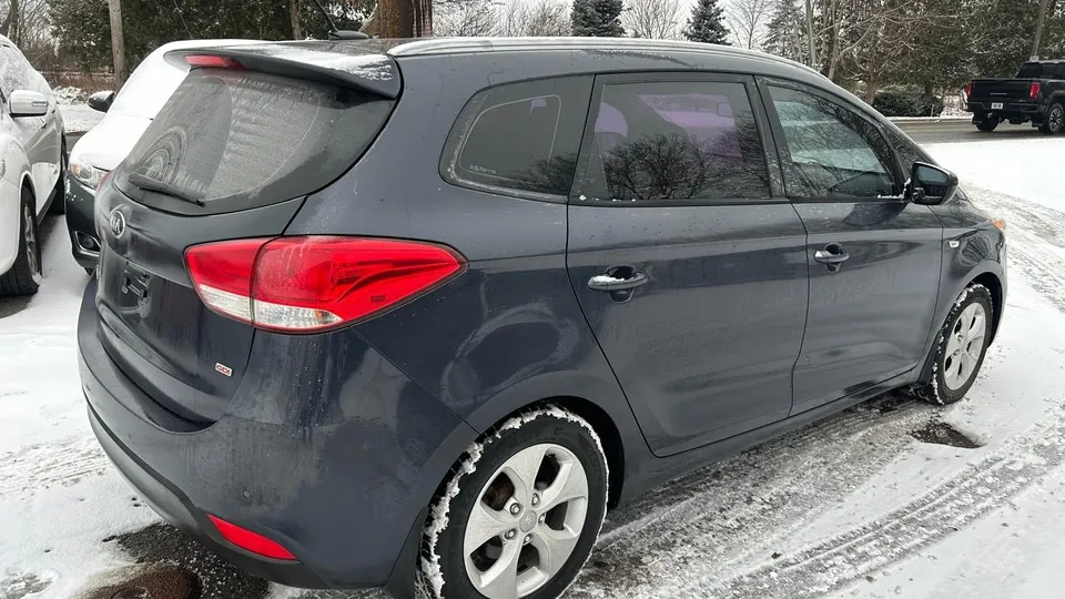 Kia Rondo 2014 photo 4