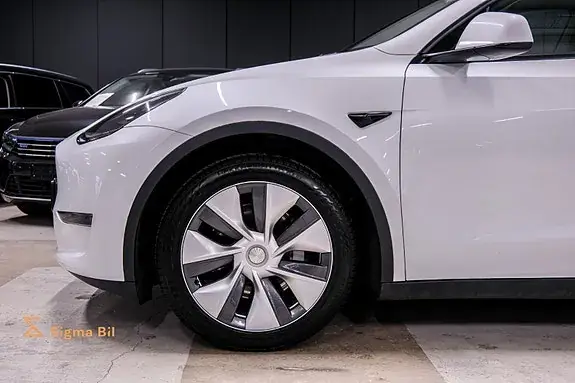 Tesla Model Y 2023 photo 5