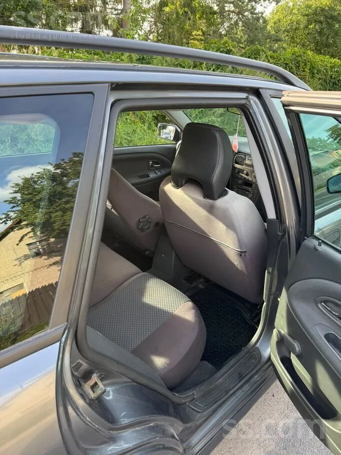 Volvo V40 2003 photo 3