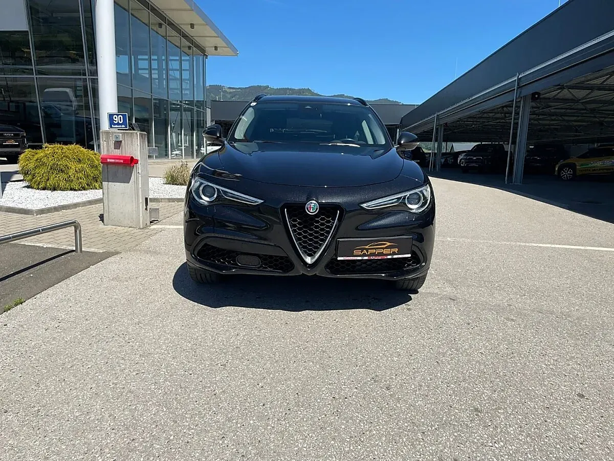 Alfa Romeo Stelvio 2018 photo 2