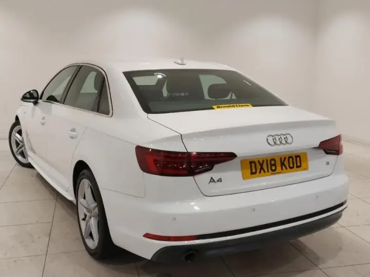 Audi A4 2018 photo 2