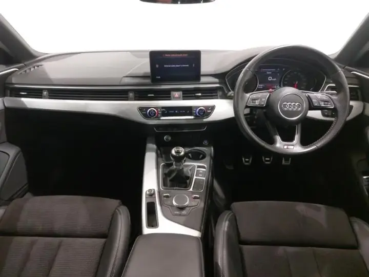 Audi A4 2018 photo 3