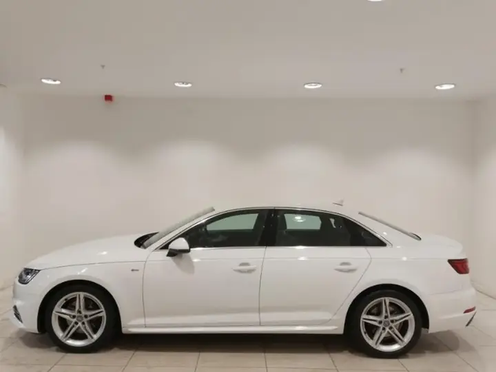 Audi A4 2018 photo 4