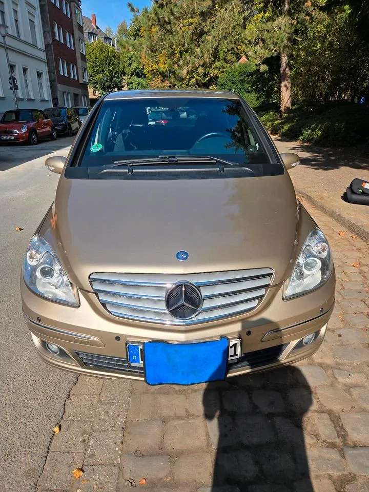 Mercedes-Benz B200