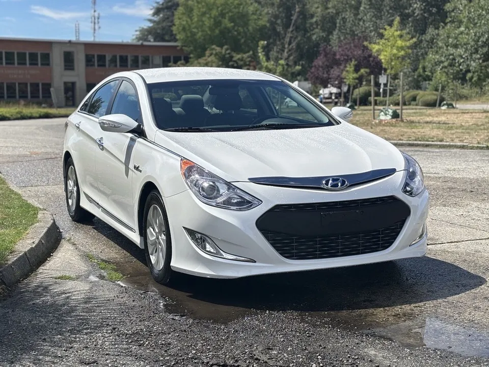 Hyundai Sonata 2014 photo 2