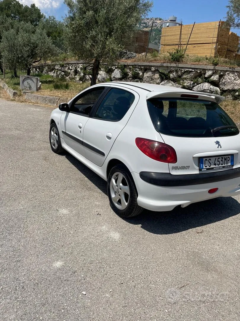 Peugeot 206 2004 photo 2