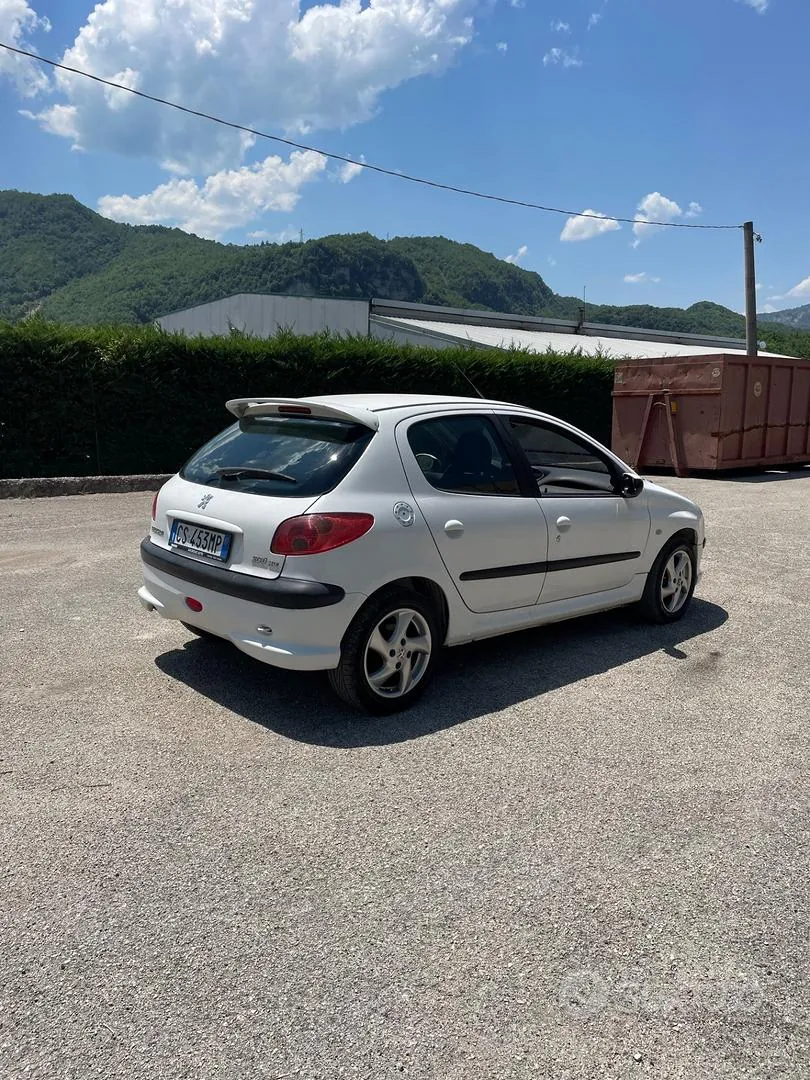 Peugeot 206 2004 photo 3