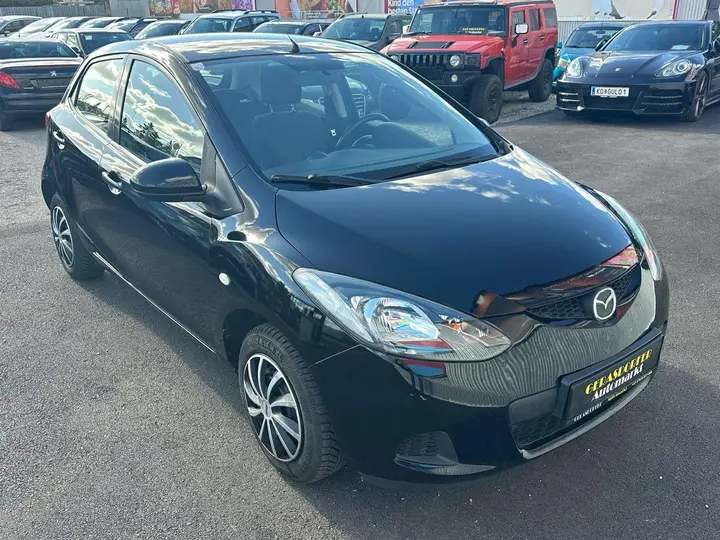 Mazda 2 2009 photo 3