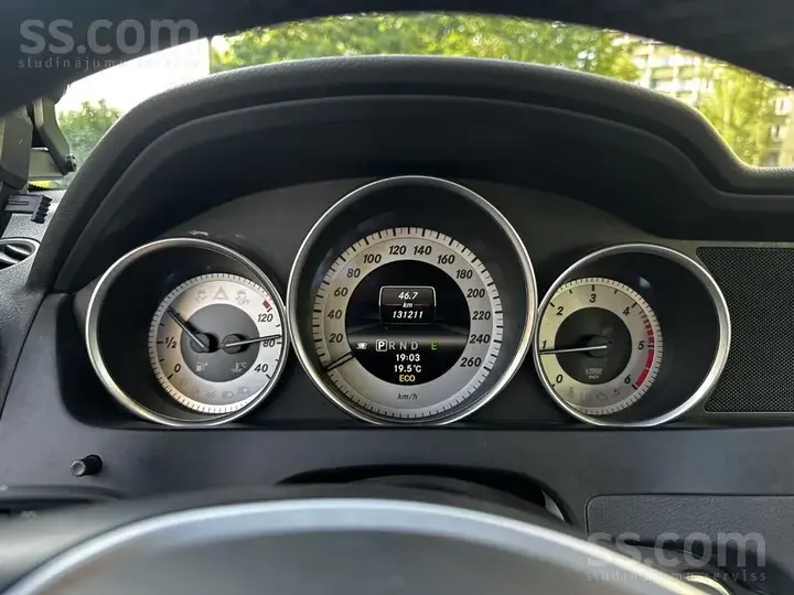 Mercedes-Benz C250 2012 photo 3