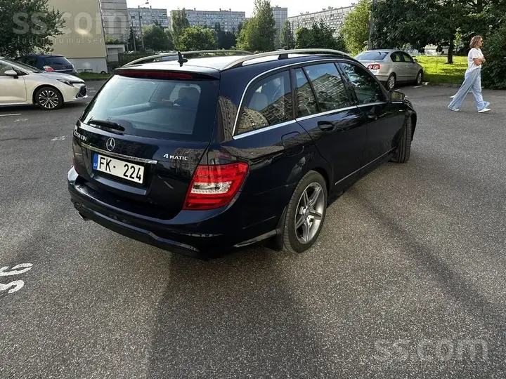 Mercedes-Benz C250 2012 photo 5
