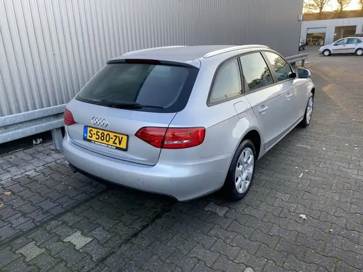 Audi A4 Avant 2009 photo 2