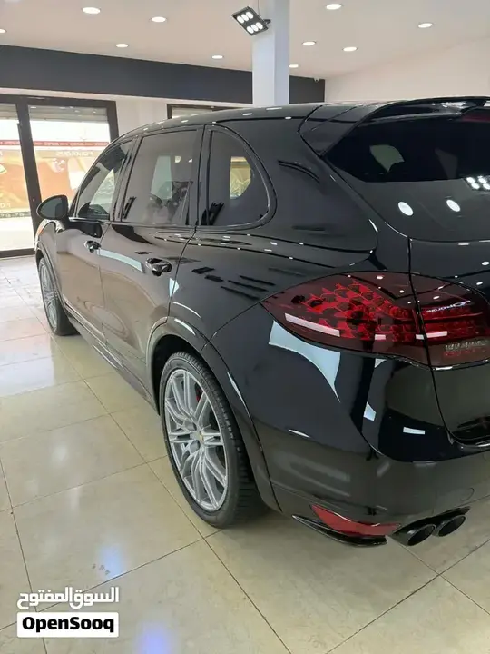 Porsche Cayenne 2013 photo 2