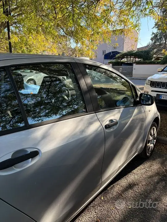 Toyota Yaris 2009 photo 4