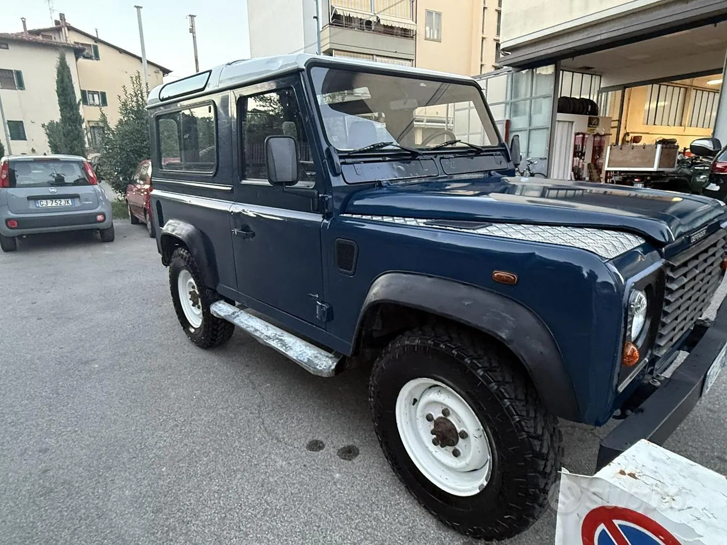 Land Rover Defender 2003 photo 3