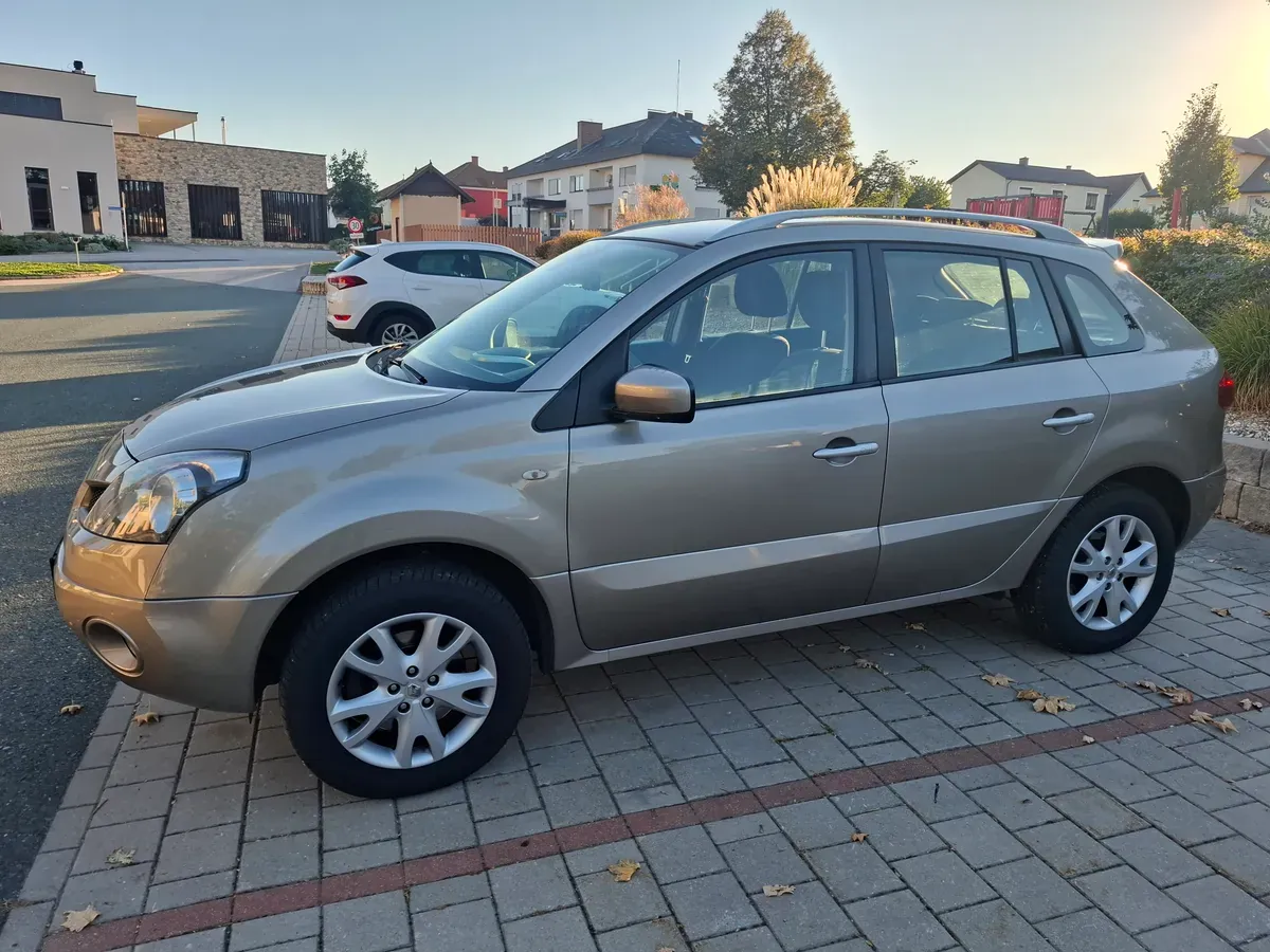 Renault Koleos 2011 photo 2