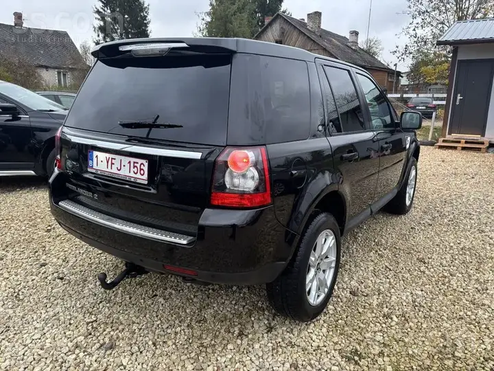 Land Rover Freelander 2011 photo 4