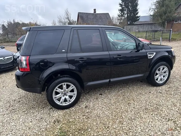 Land Rover Freelander 2011 photo 3