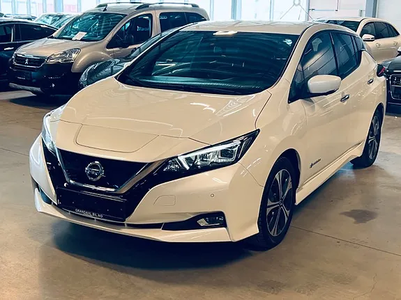 Nissan Leaf 2019 photo 2
