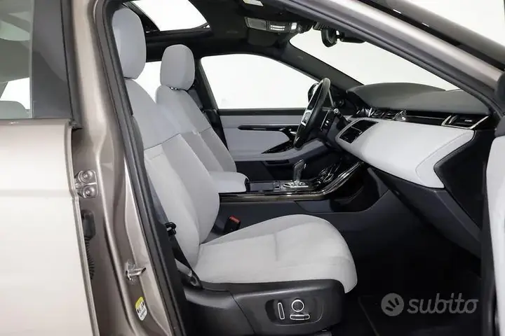 Land Rover Evoque 2021 photo 3