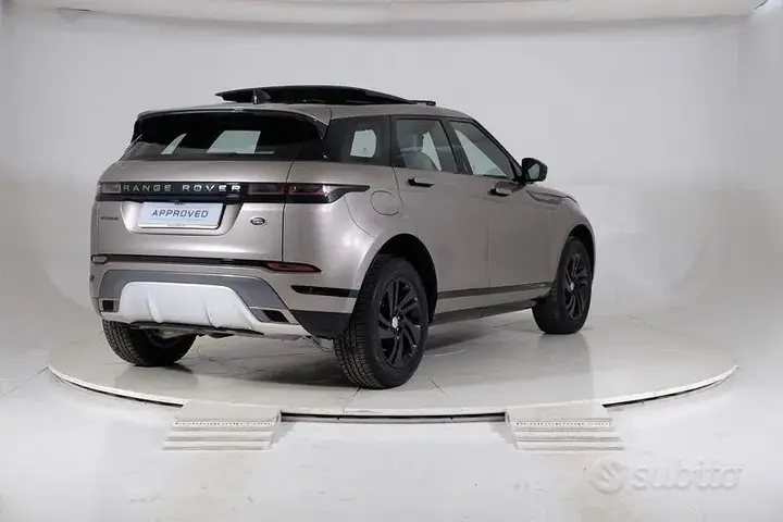 Land Rover Evoque 2021 photo 2