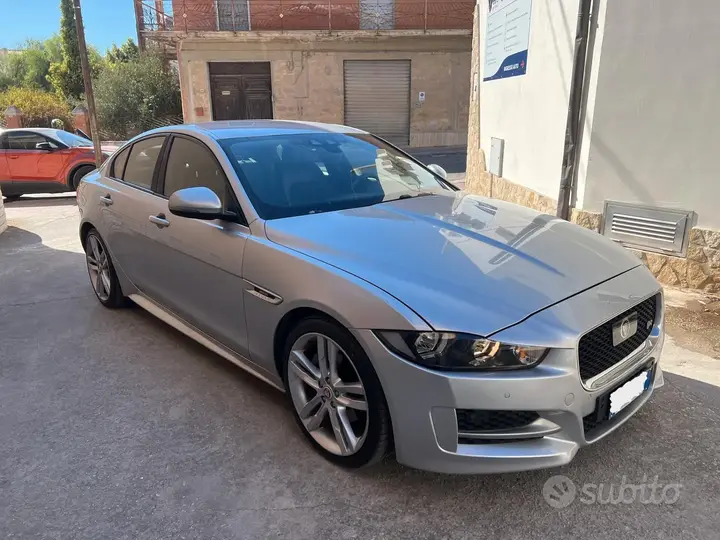 Jaguar Xe 2015 photo 3