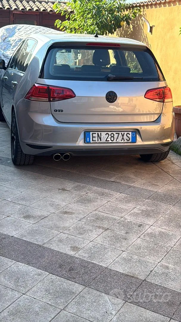 Volkswagen Golf 2012 photo 2