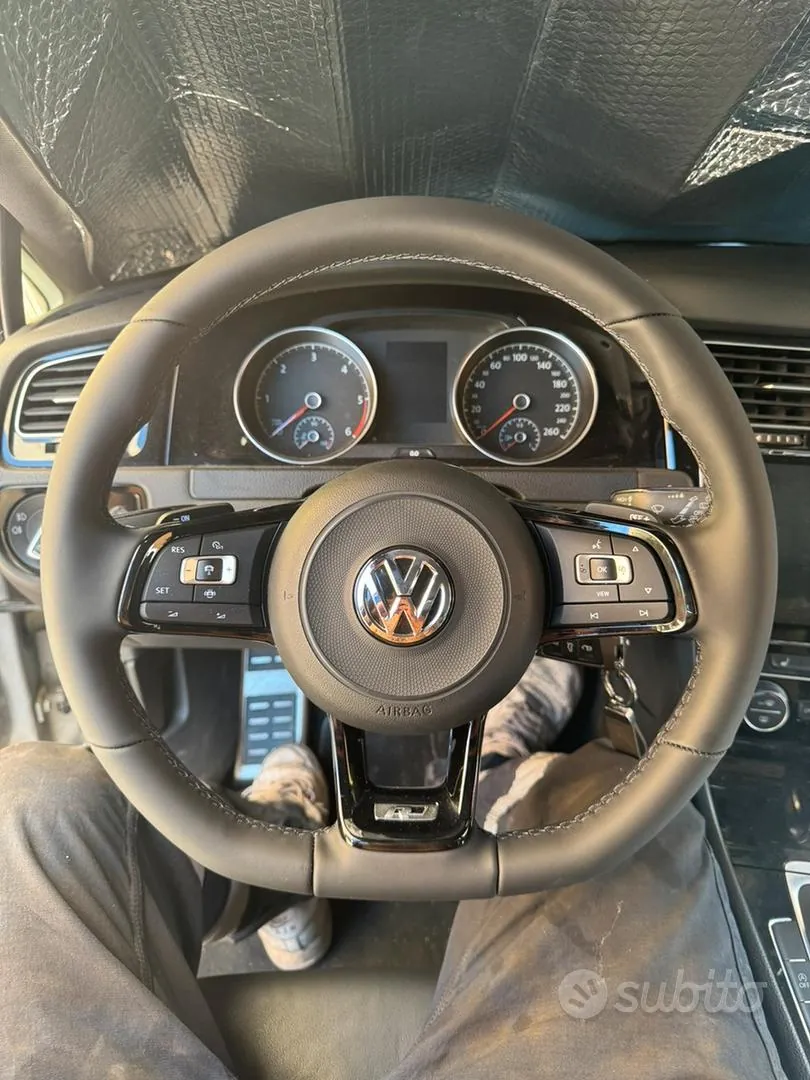 Volkswagen Golf 2012 photo 4