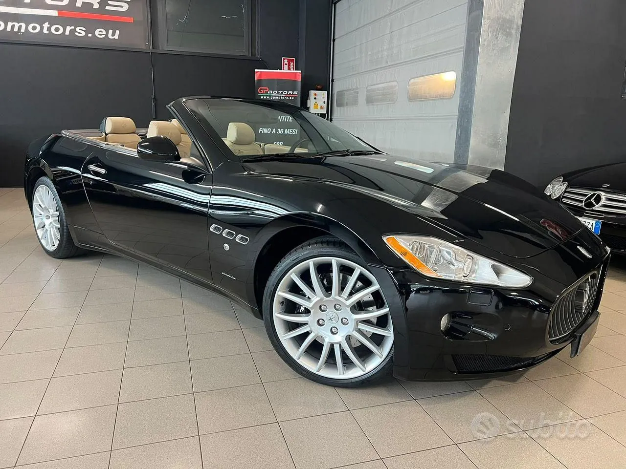 Maserati Grancabrio 2011 photo 2