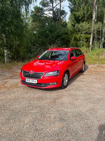 Skoda Superb 2016 photo 2
