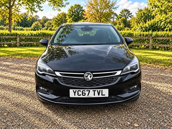 Vauxhall Astra 2017 photo 2